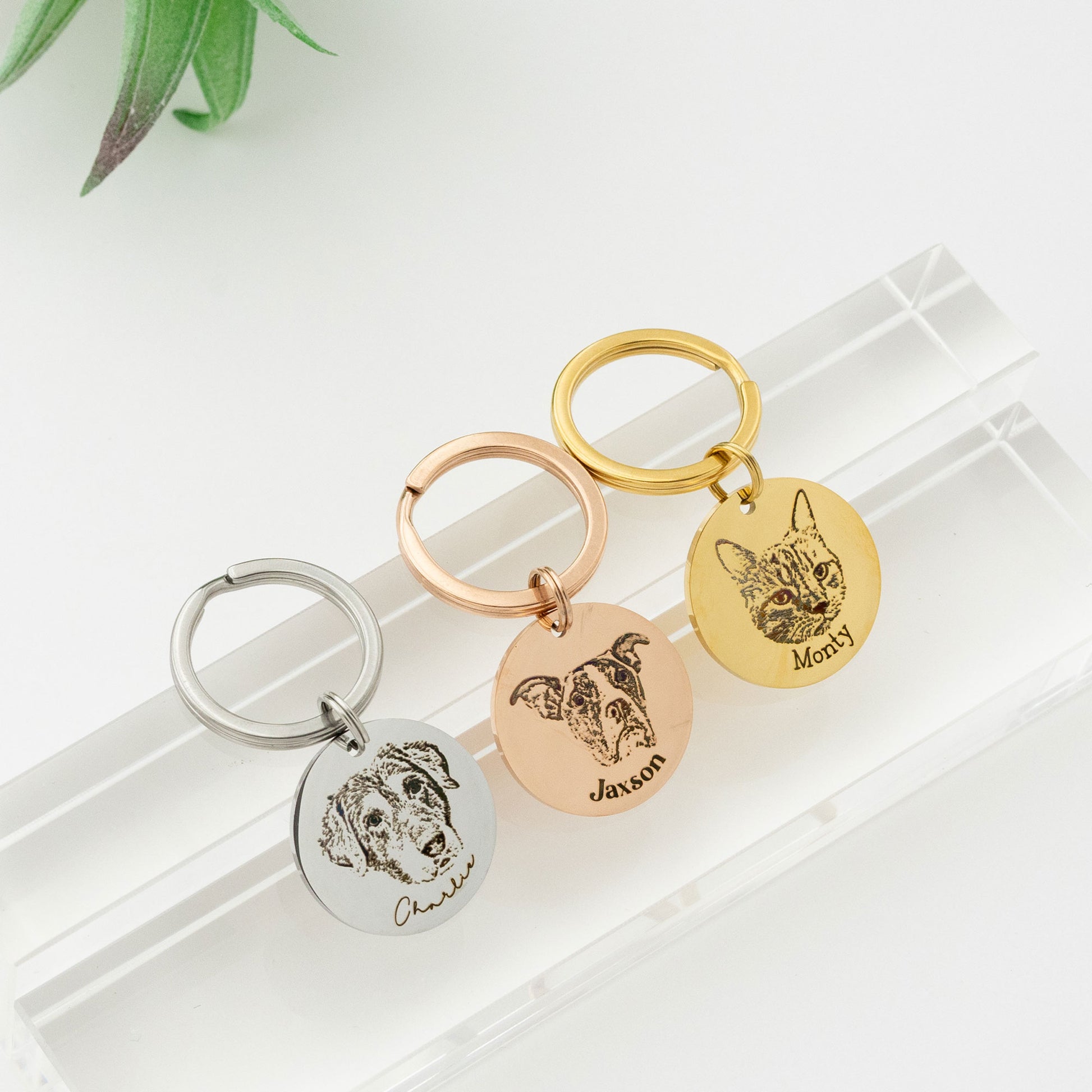 Custom Pet Portrait Keychain, Engraved Keepsake for Pet Lovers